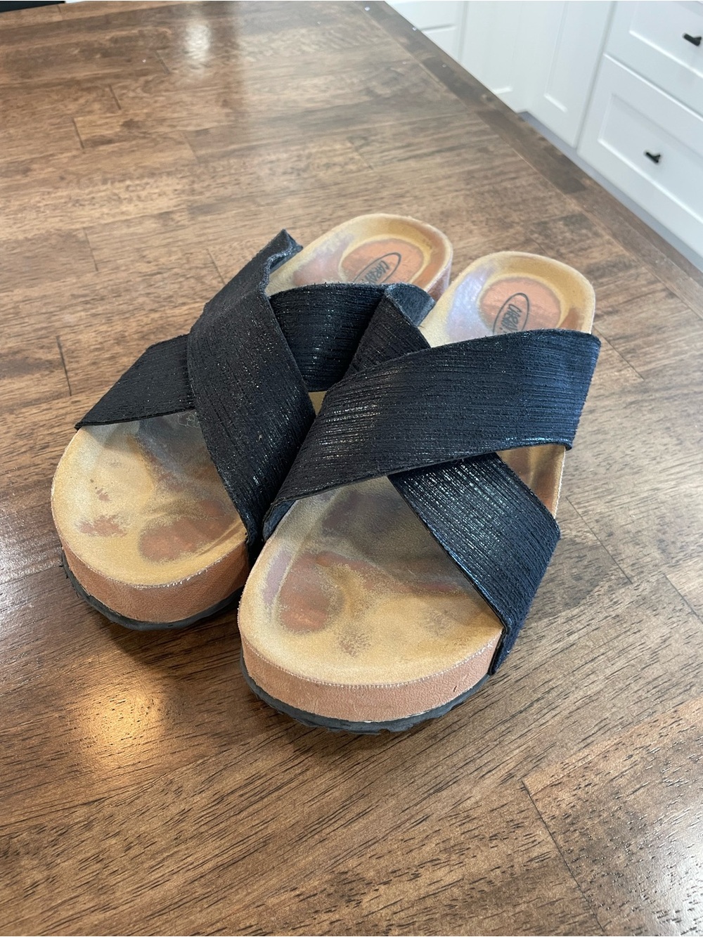 Caray Women's Black Crisscross Slide Sandals